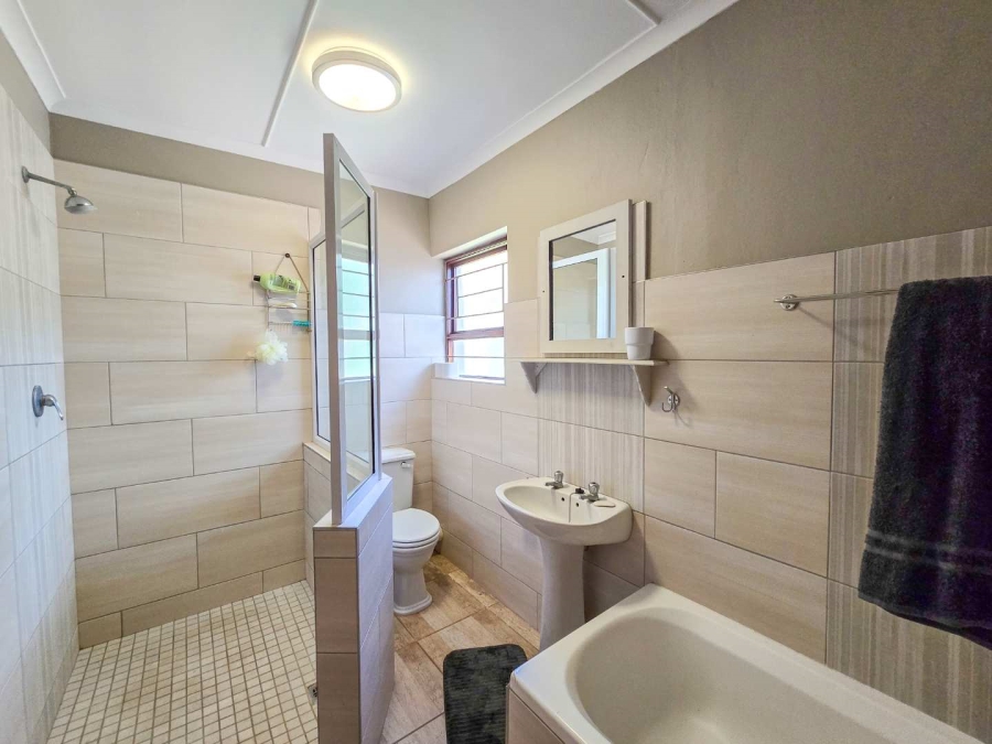 3 Bedroom Property for Sale in Stilbaai Wes Western Cape